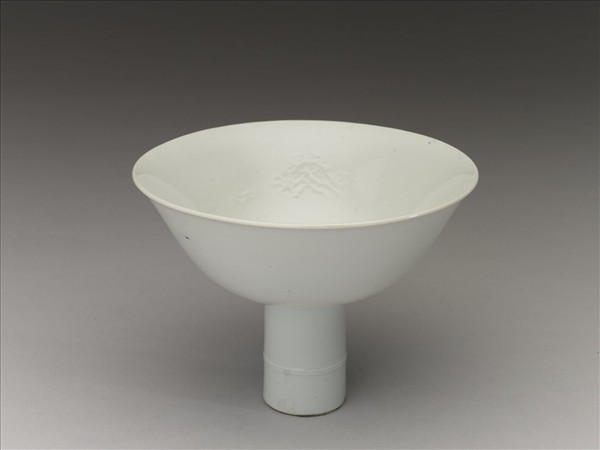 官窯 甜白八寶高足碗 (附鑲玉璧木座)