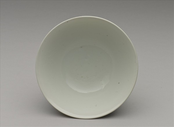 官窯 甜白八寶高足碗 (附鑲玉璧木座)