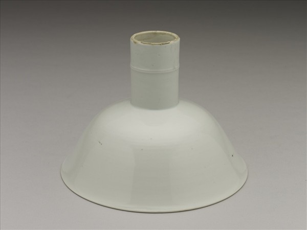 官窯 甜白八寶高足碗 (附鑲玉璧木座)