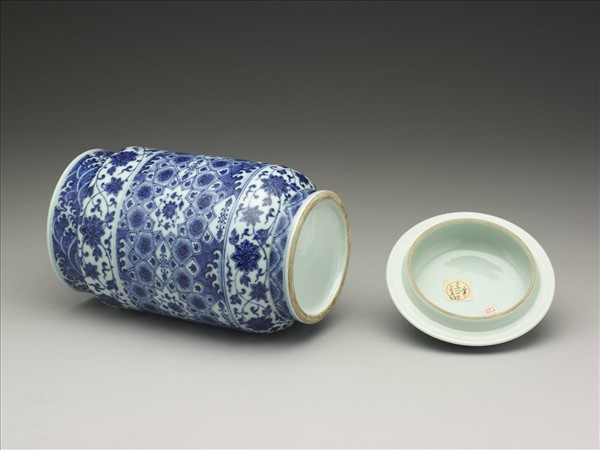 青花幾何紋壯罐