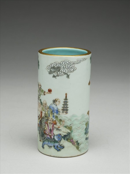 粉彩十八羅漢紋筆筒