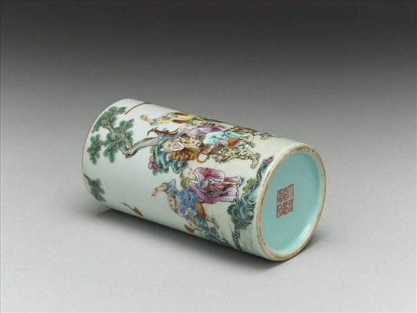 粉彩十八羅漢紋筆筒