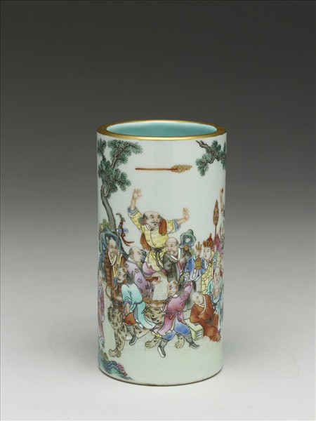 粉彩十八羅漢紋筆筒