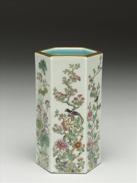 粉彩花鳥紋六方筆筒