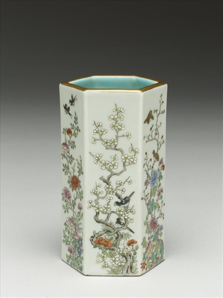 粉彩花鳥紋六方筆筒