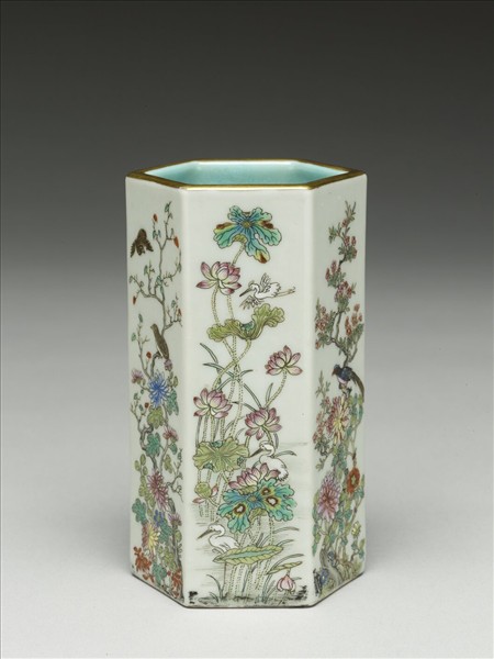 粉彩花鳥紋六方筆筒
