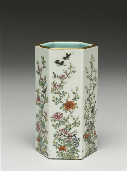 粉彩花鳥紋六方筆筒