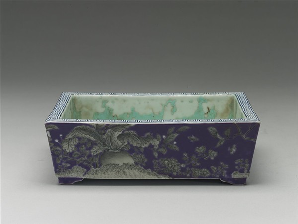 「大雅齋」款紫地墨花卉紋長方盆