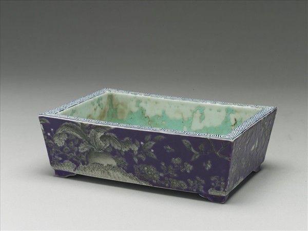 「大雅齋」款紫地墨花卉紋長方盆