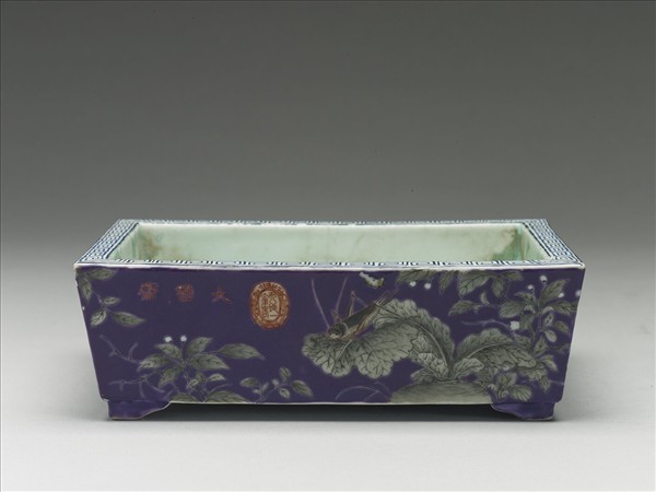 「大雅齋」款紫地墨花卉紋長方盆