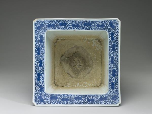 青花山水人物圖四方花盆