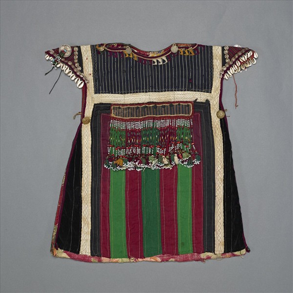 土庫曼 男孩多彩刺繡綴飾外衣