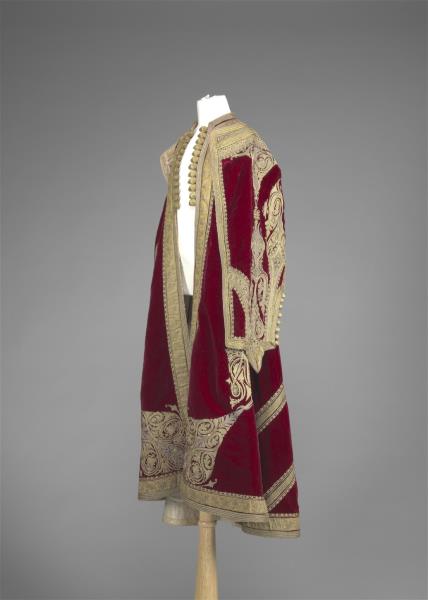 土耳其 紅地絲絨金線剌繡外袍