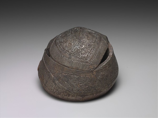 木雕男性頭飾, 19-20世紀