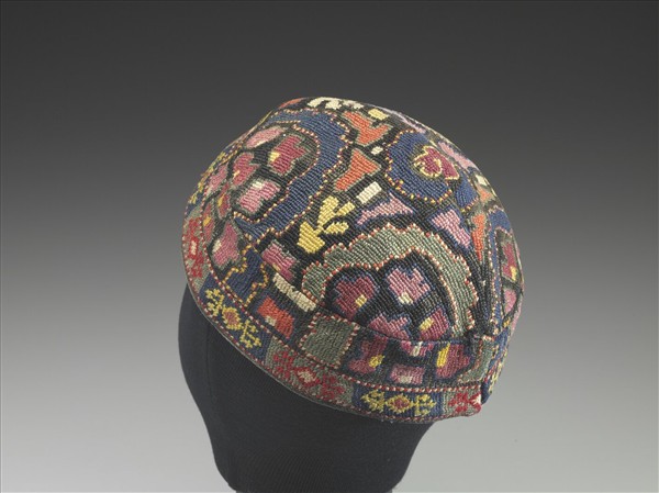 烏茲別克 黑地花卉紋刺繡圓帽