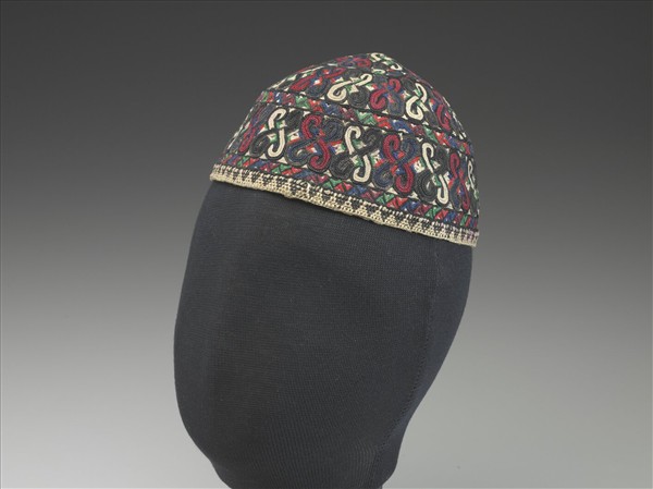 土庫曼 黑地多彩花紋刺繡帽