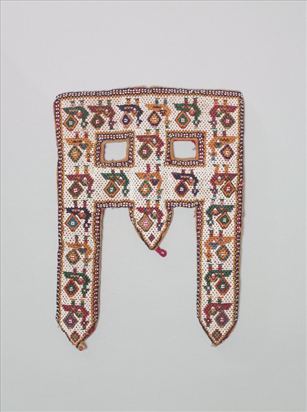 印度 白地串珠馬面罩