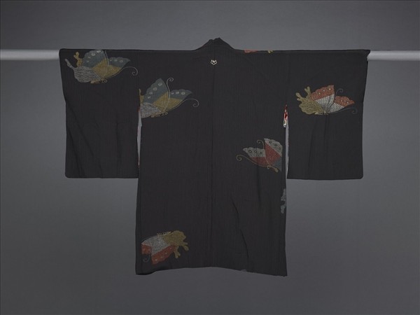 日本 黑地彩蝶紋外套（羽織）
