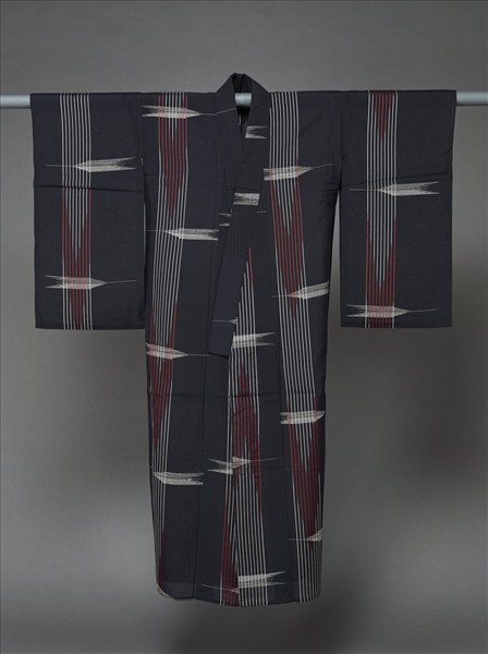 日本 黑地矢羽條紋絣織和服