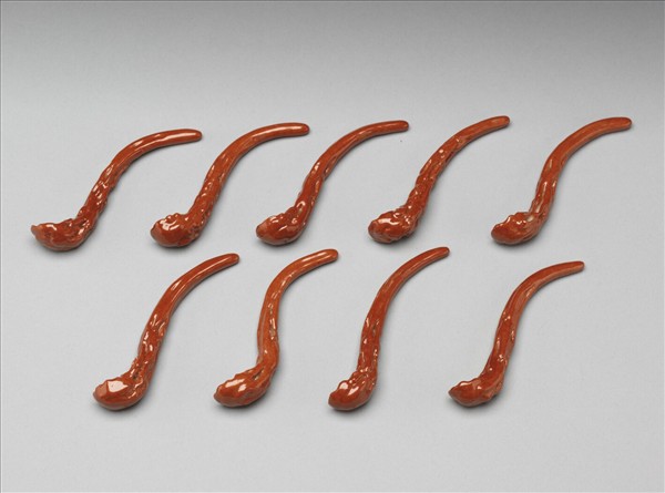 粉彩描紅詩意水盛