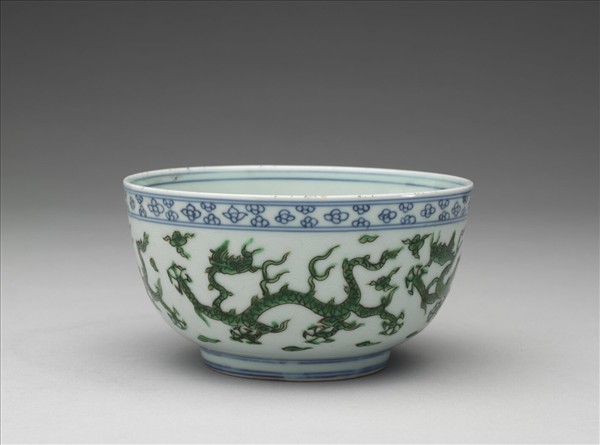 青花綠彩五龍紋碗