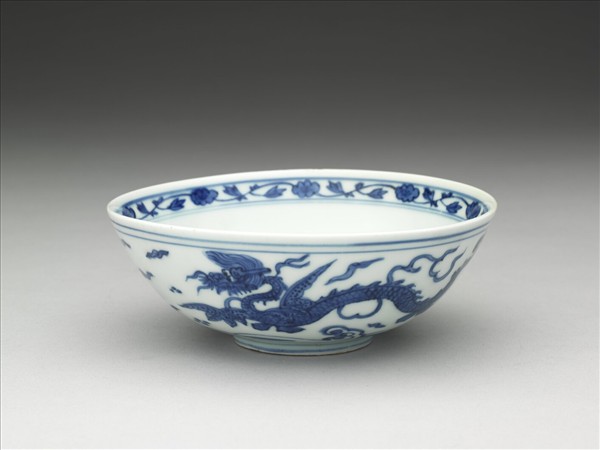 青花飛龍淺碗