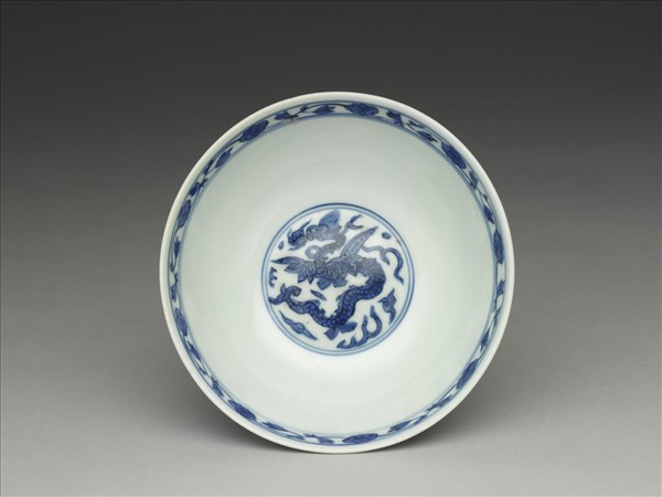 青花飛龍淺碗