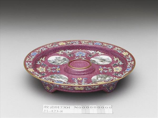 琺瑯彩紅錦地開光山水圖托盤