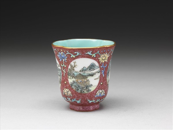 琺瑯彩紅錦地開光山水圖杯