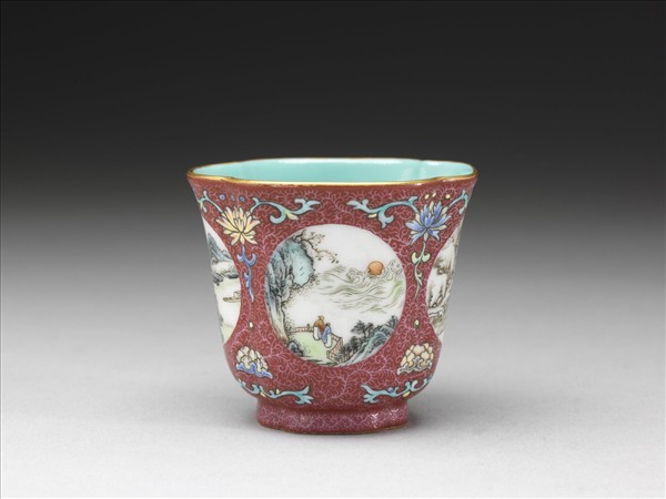 琺瑯彩紅錦地開光山水圖杯