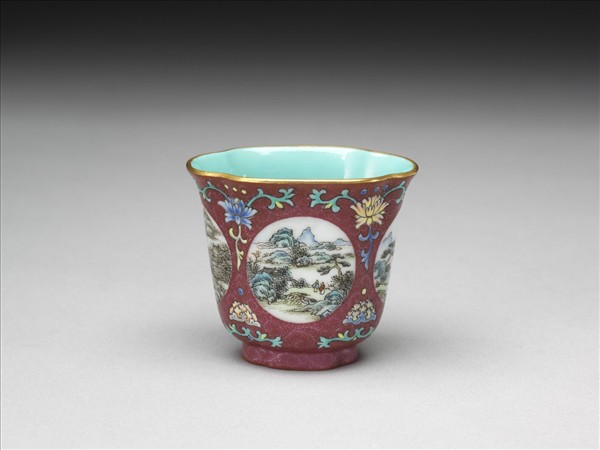 琺瑯彩紅錦地開光山水圖杯
