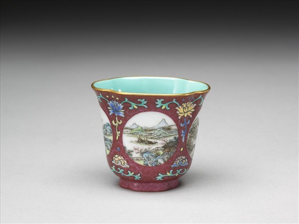 琺瑯彩紅錦地開光山水圖杯