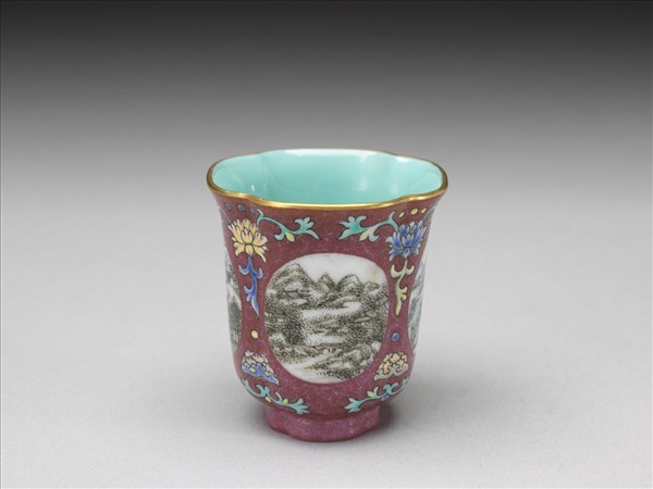 琺瑯彩紅錦地開光山水圖杯