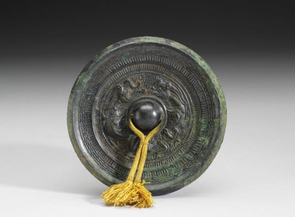 「宜官」龍紋鏡