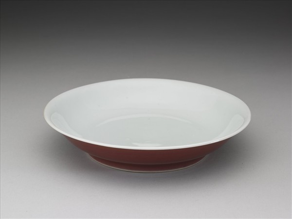 霽紅釉白裡盤