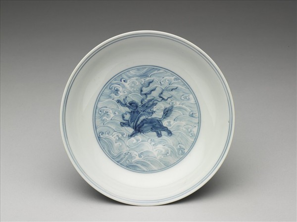 青花波濤海獸紋盤