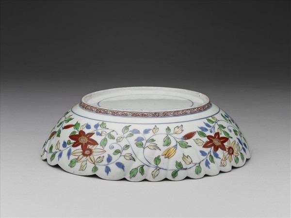 有田窯 青花五彩描金花卉紋菊瓣盤