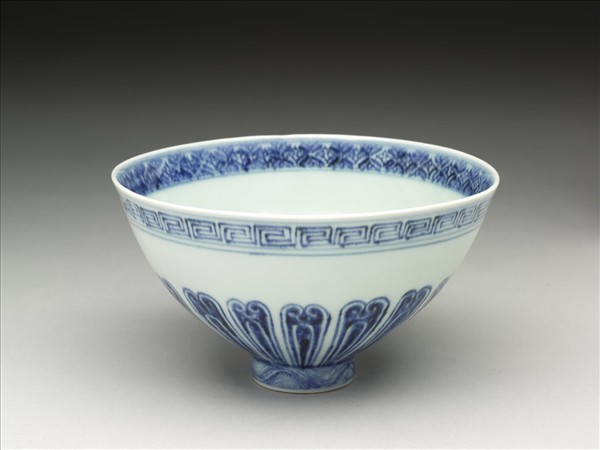 青花花卉紋蓮子碗
