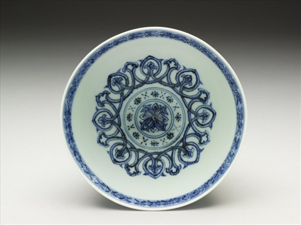 青花花卉紋蓮子碗
