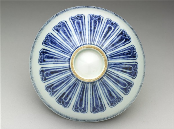 青花花卉紋蓮子碗