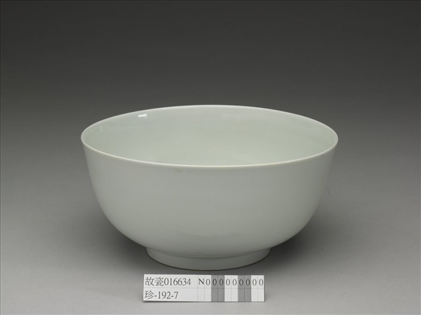 甜白釉碗