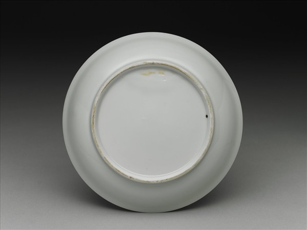 甜白釉雲鳳紋盤