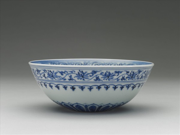 青花幾何花卉紋碗