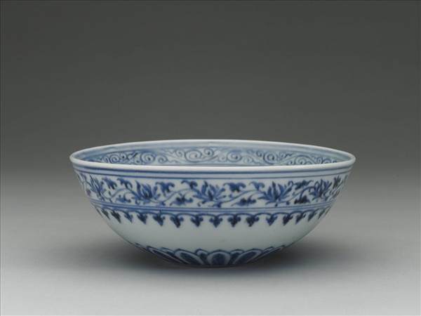 青花幾何花卉紋碗