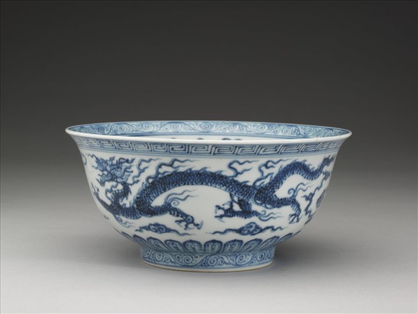 青花雙龍戲珠紋碗