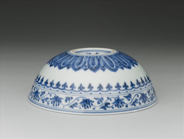 青花幾何花卉紋碗