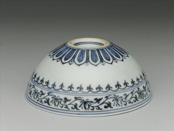 青花幾何花卉紋碗