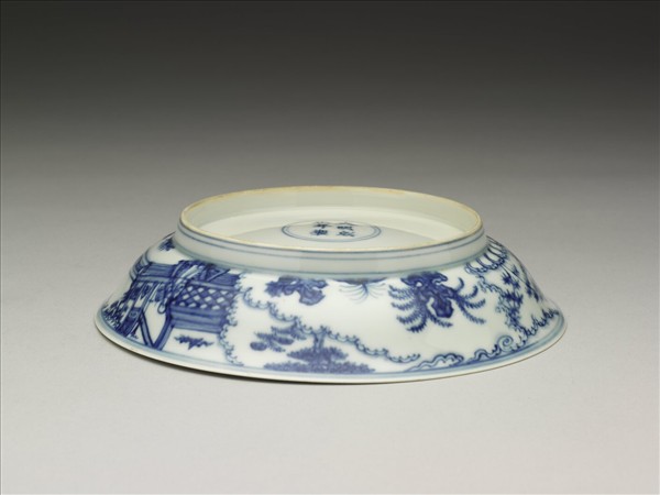 青花三友仕女圖盤