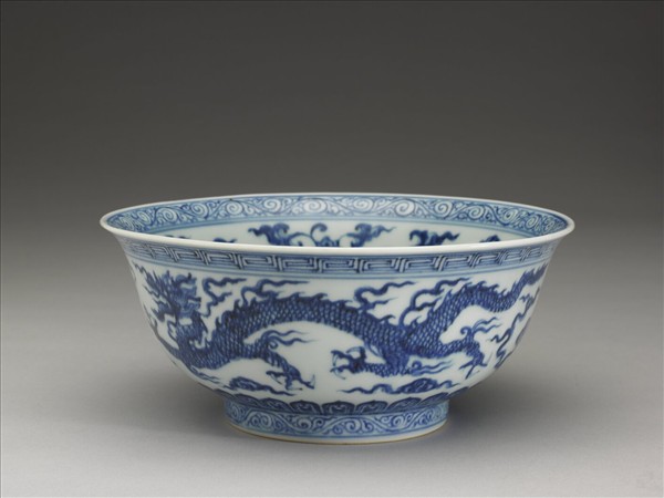 青花雙龍戲珠紋碗
