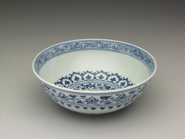 青花幾何花卉紋碗